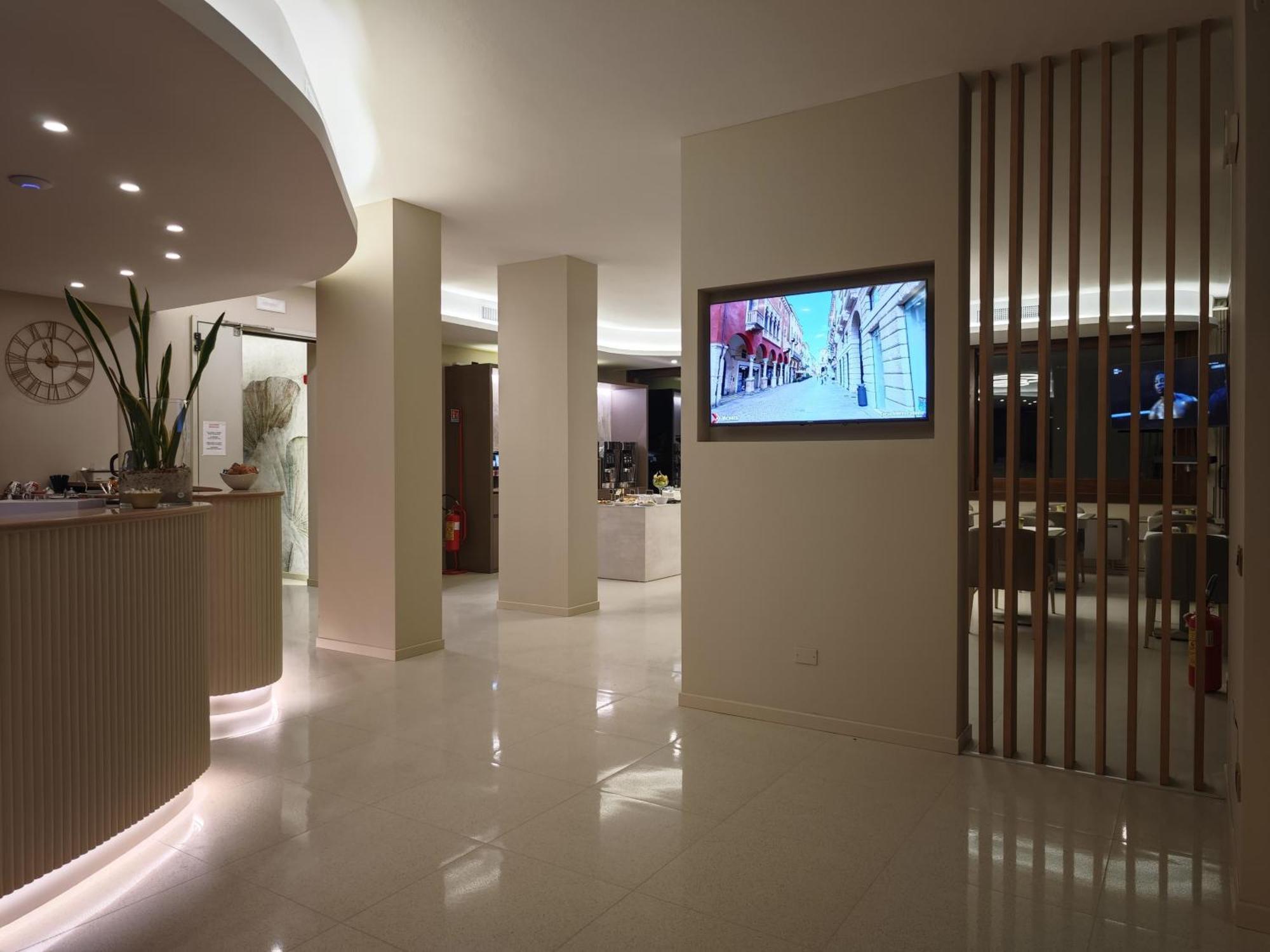 Albergo Grappolo D'Oro Montebelluna Exterior photo