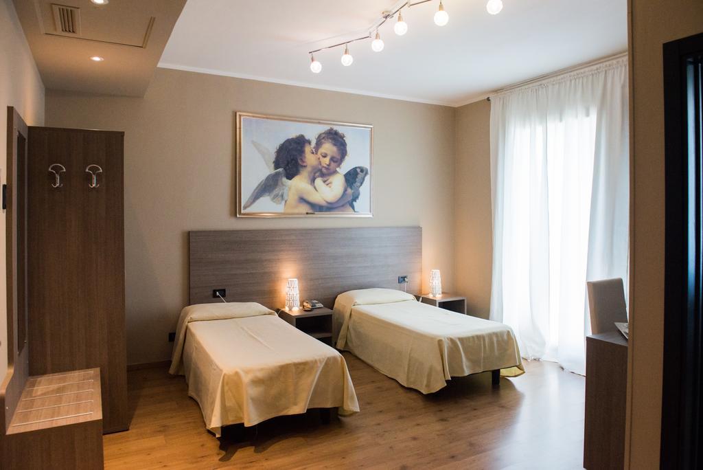 Albergo Grappolo D'Oro Montebelluna Exterior photo