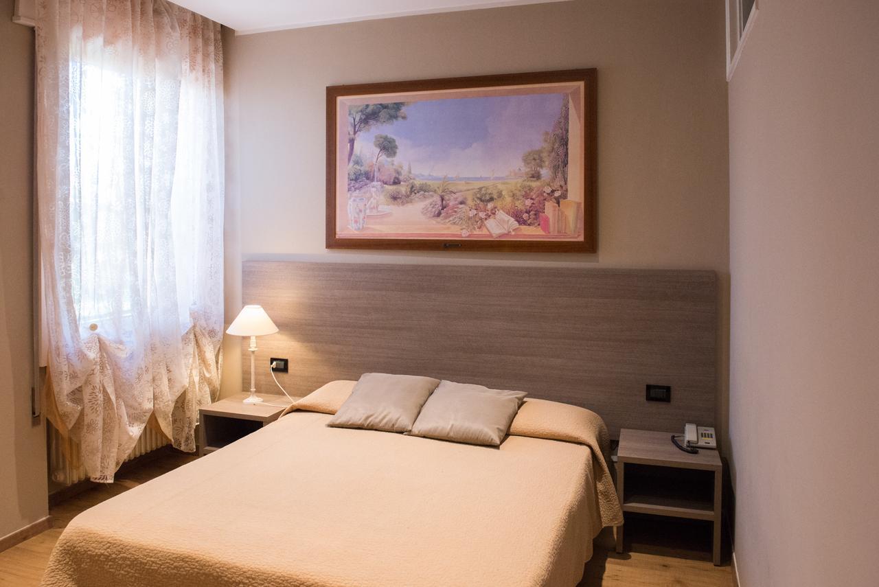 Albergo Grappolo D'Oro Montebelluna Exterior photo